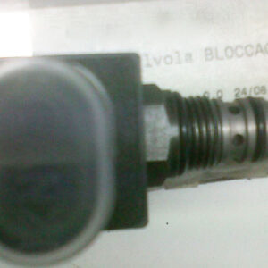 Electrovalvula conexion doble traccion tractores Landini 3665974M91